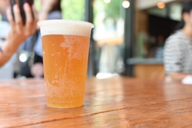 池袋「ラシーヌ ファーム トゥーパーク」芝生が広がるお洒落カフェでクラフトビールを楽しむ！